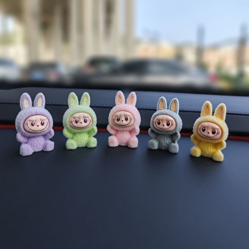 新しい座り姿勢ラブブラブブカーセンターコンソール装飾品漫画車のディスプレイ中央制御アクセサリー|undefined