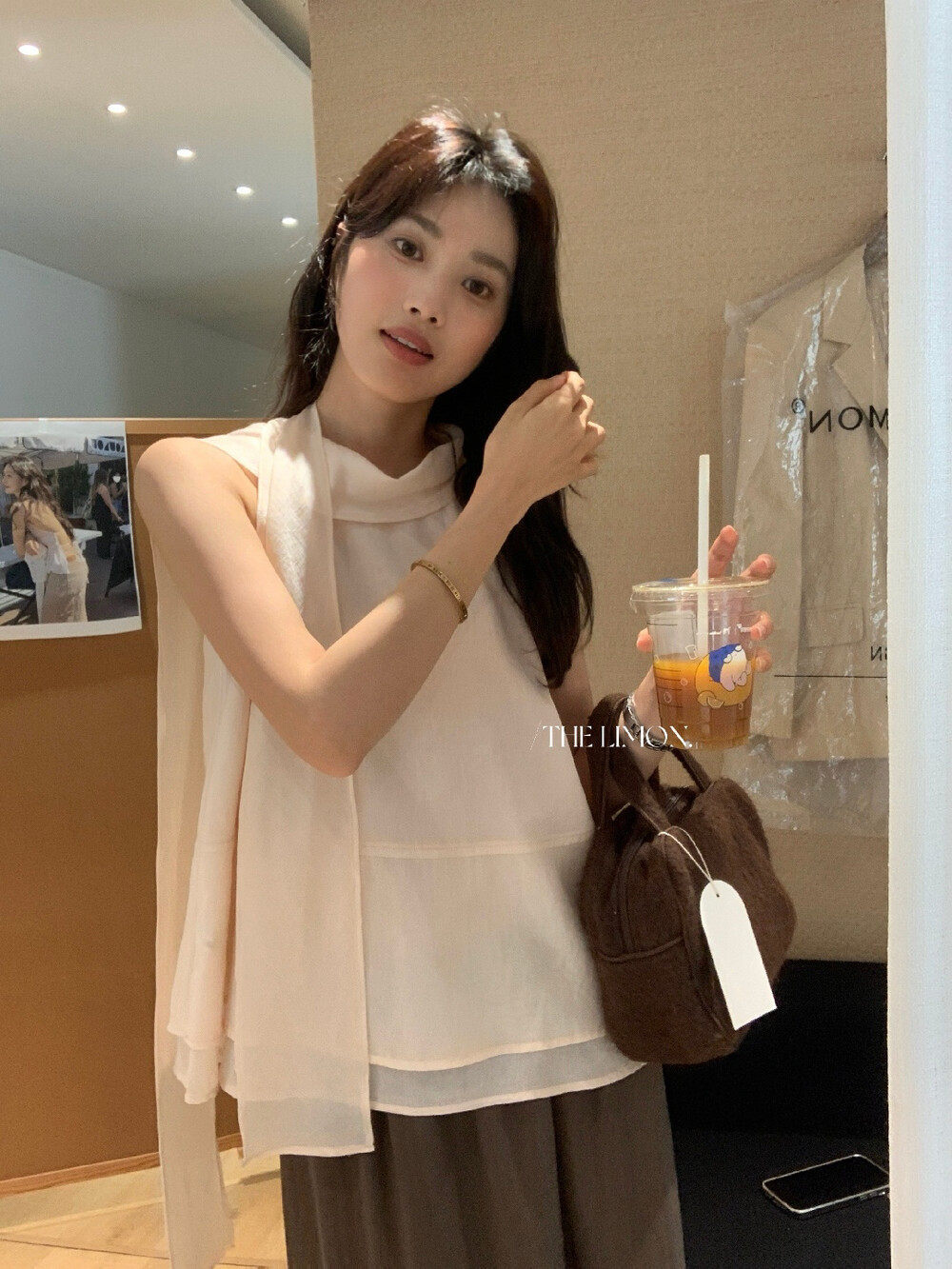 Áo hai dây nữ thiết kế dây rút phối nơ, mặc trước sau đều được, tôn dáng thon gọn — màu hồng, màu cam, màu trắng, xanh lá cây chi tiết 17