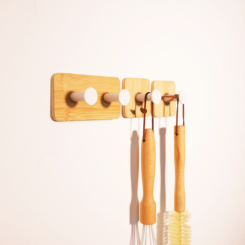 Fábrica al por mayor nórdica creativa ropa de madera sólida gancho ponche libre de bambú cocina y baño ropa de entrada sombrero fuerte gancho pegajoso gancho