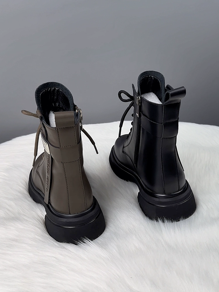 Женские ботинки на толстой подошве, новинка 2024, осенние ботинки в британском стиле, супер популярные одинарные ботинки, универсальные зимние бархатные короткие сапоги