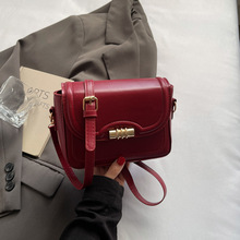 女士包包2025夏季新款时尚复古简约小众设计斜挎包时尚潮流手提包