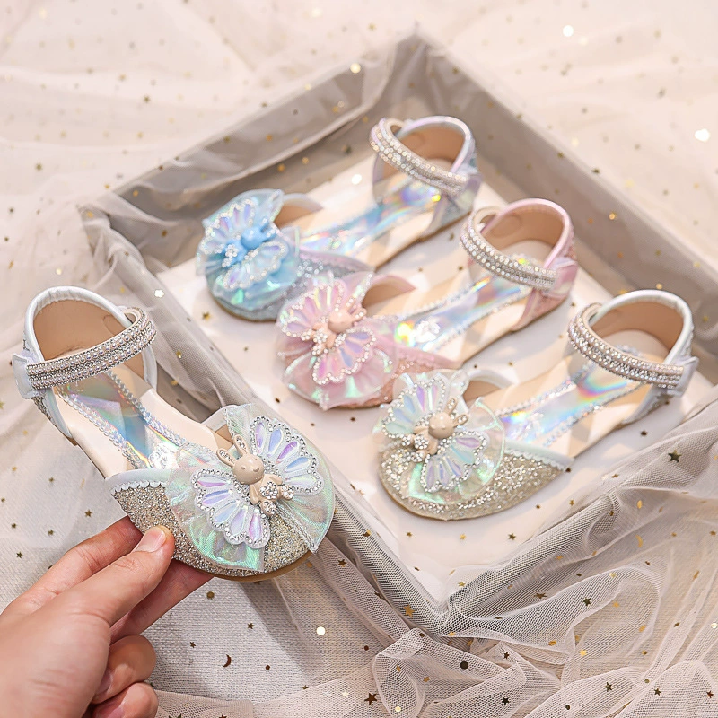 Новые летние сандалии для девочек 2025 года: модные закрытые туфли с кристаллами, бантом и кроликом для старших детей, для выступлений