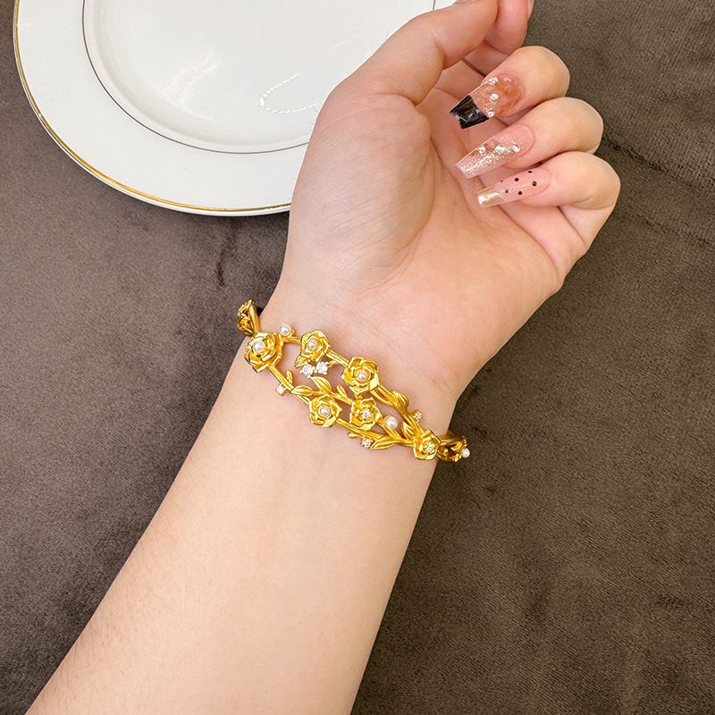 Nueva pulsera de oro de arena, flor abierta, boda, rosa, pulsera de diamantes, nicho femenino, sentido de diseño de lujo ligero, joyería que no se desvanece durante mucho tiempo