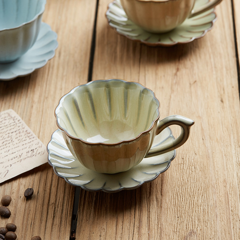 Estilo retro luz de lujo japonés taza de leche y platillo horno cambio de cerámica té de la tarde traje creativo encaje latte taza de café