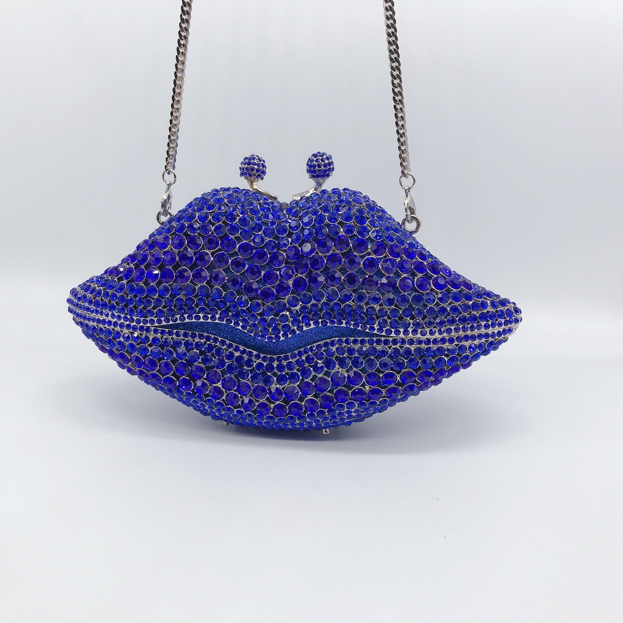 Selección estricta AliExpress labios diamantes bolsas de cena damas vestidos de banquete de diamantes bolsas de mano de metal caja dura bolsas azules