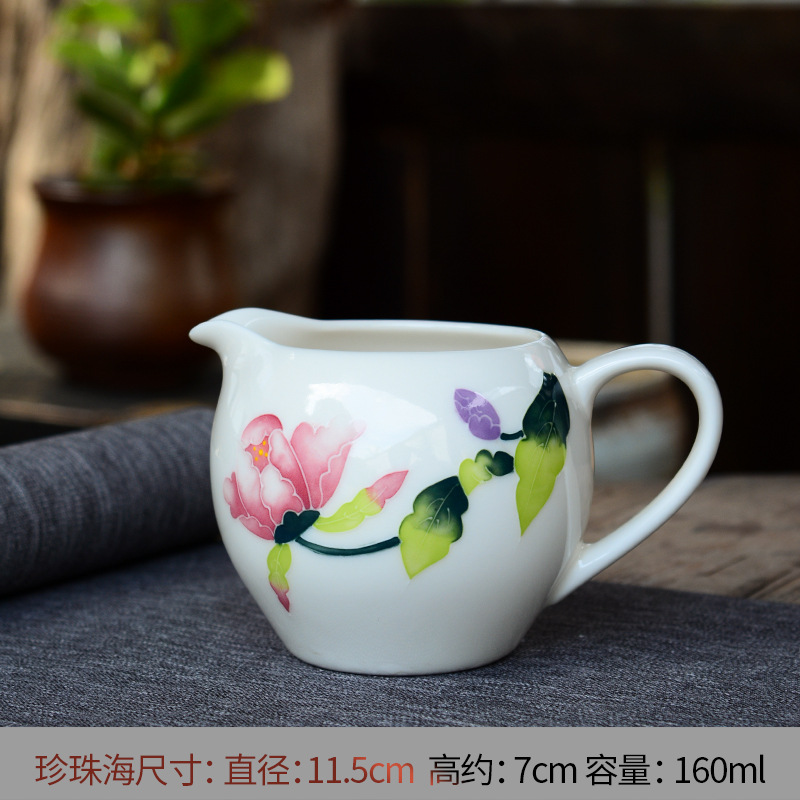 손으로 그린 봄 진주 차 바다