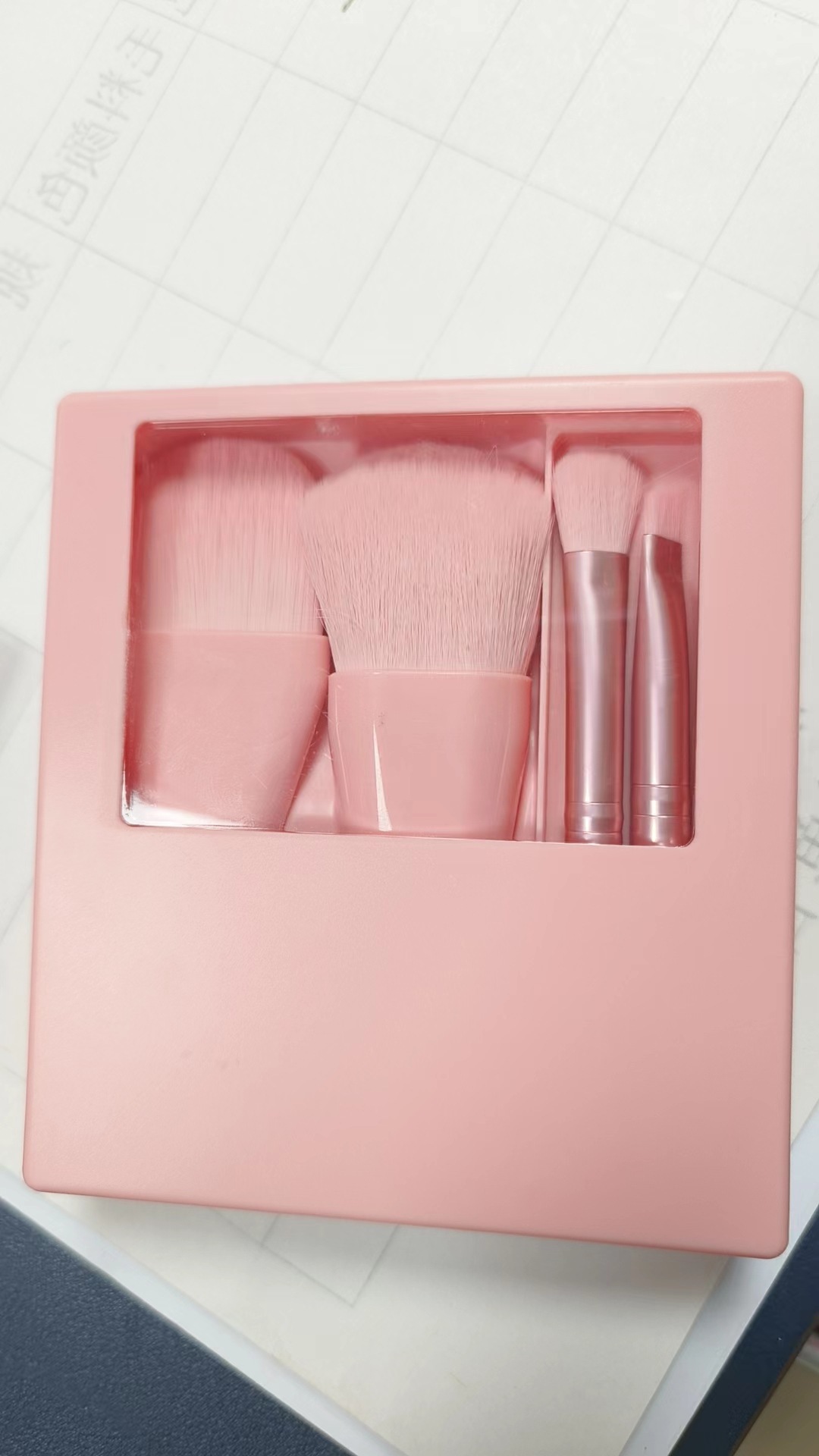 Nuevo juego de pinceles de maquillaje de viaje con espejo, cepillo de sombra de ojos en polvo suelto de lana suave, venta directa de fábrica portátil