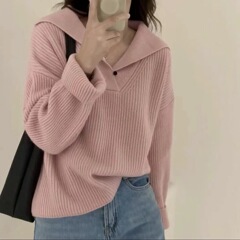 KANING襟をめくってセーターをかぶる女性2024秋の新しい優しい怠惰なデザイン感セーター女性