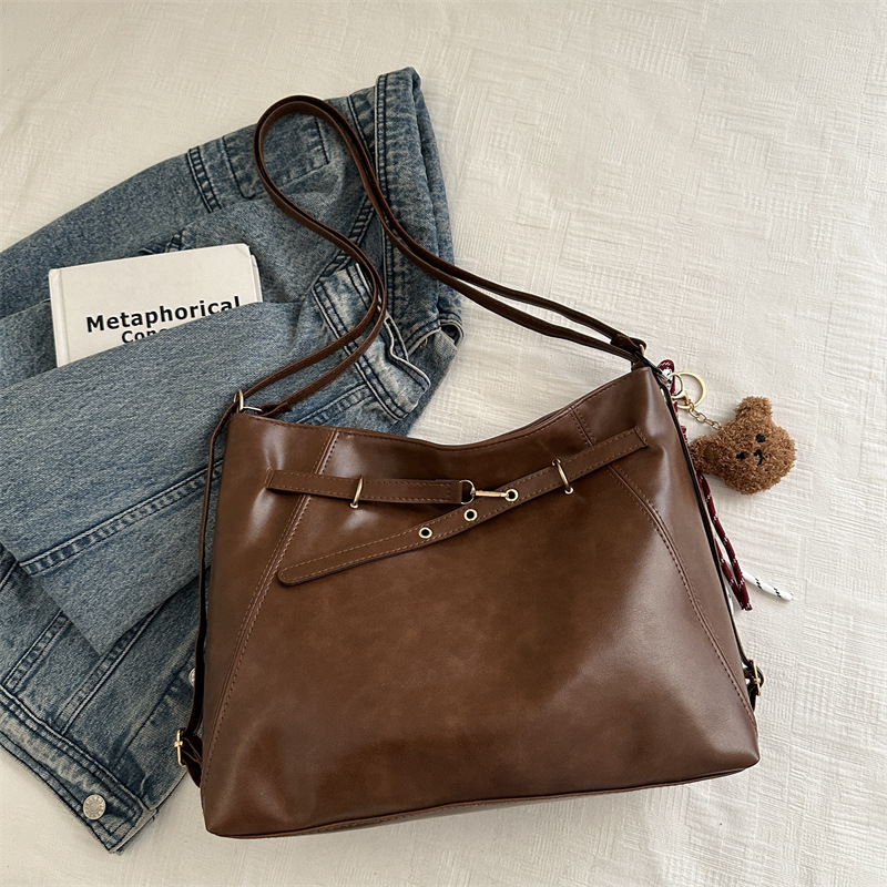 Mochila retro de alta calidad para mujeres otoño y invierno 2024 nueva moda moda bolsa de moda bolsa de mano bolsa de clase de gran capacidad
