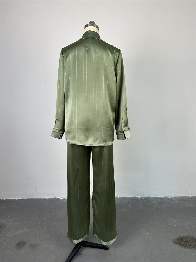 Title 7, Completo Casual Pantaloni a Gamba Larga e Camic...