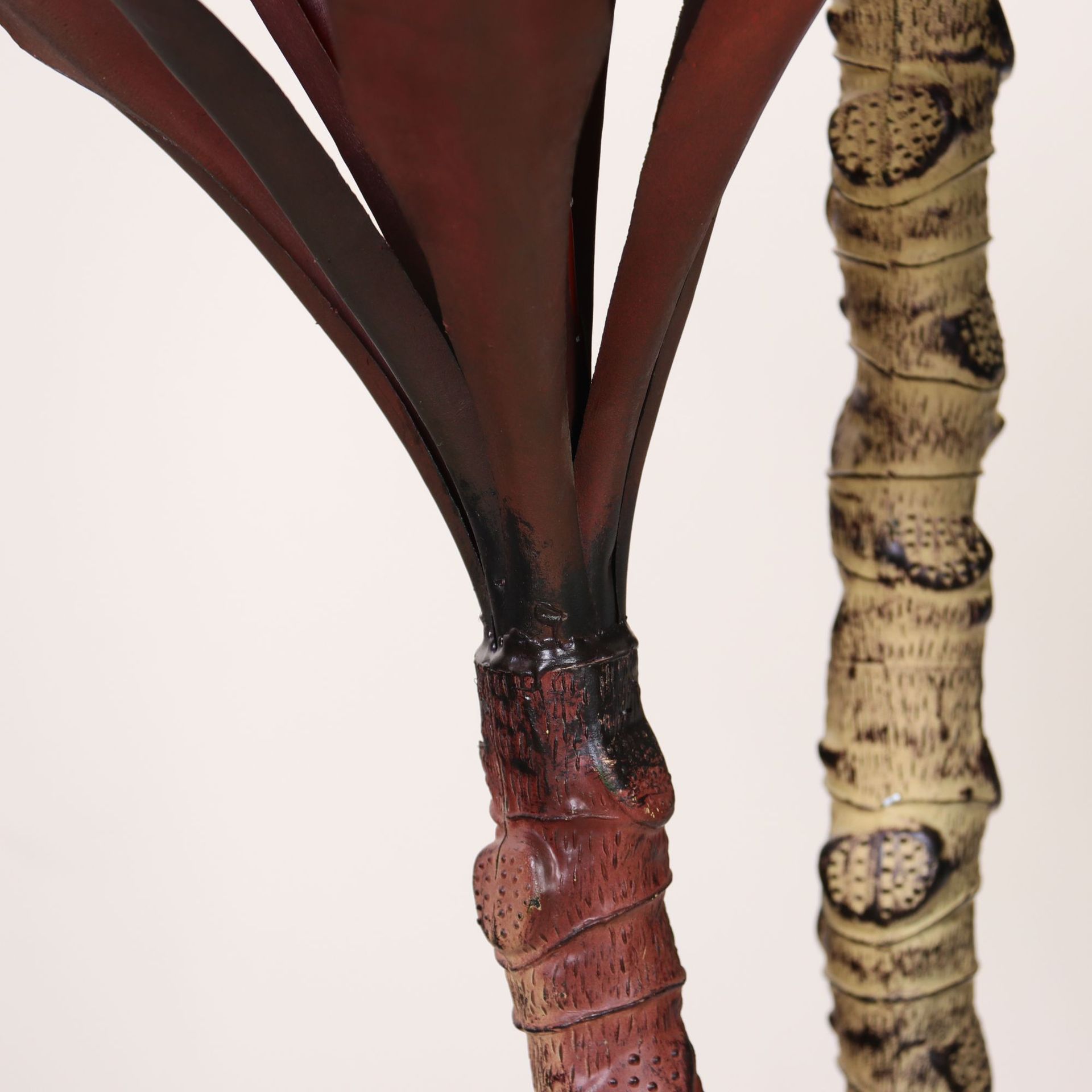 Simulación de plantas verdes, plantas en macetas, sisal, árboles falsos, plantas tropicales, ventanas, grandes interiores, salas de estar, decoraciones de piso a techo