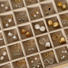 銀の針のねじれの円の金属のイヤリングのシンプルなファッションの幾何学の愛のピアスのネットの赤い組み合わせの新型の潮の耳飾りの女性