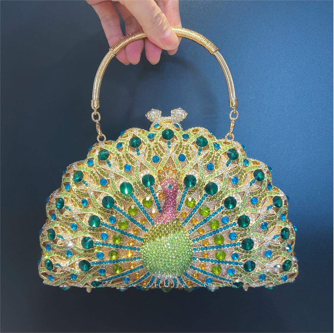 Dorado y verde