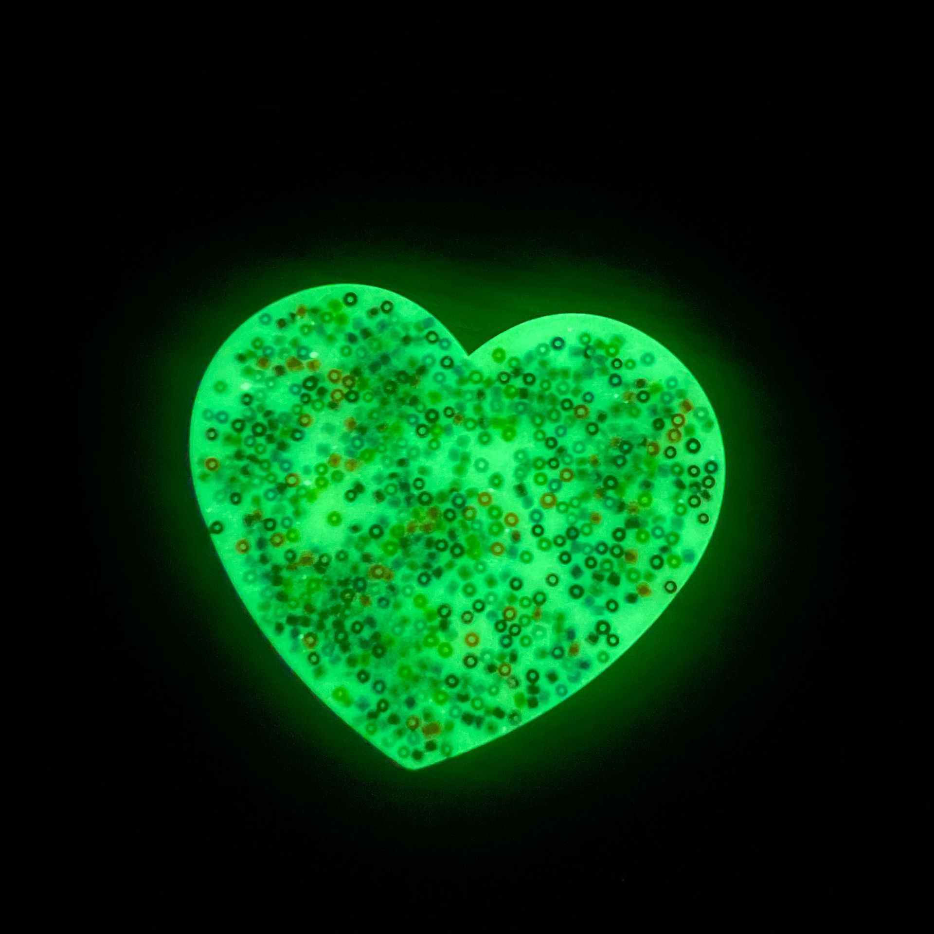 Heart-shaped luminous model
