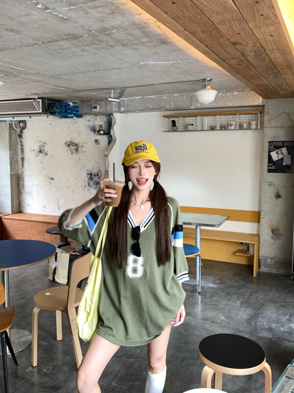 American Retro Printed V-Neck Short-Sleeved Knitted T-Shirt for Women Summer Loose Sports Jersey Lazy Contrasting Color Casual Top