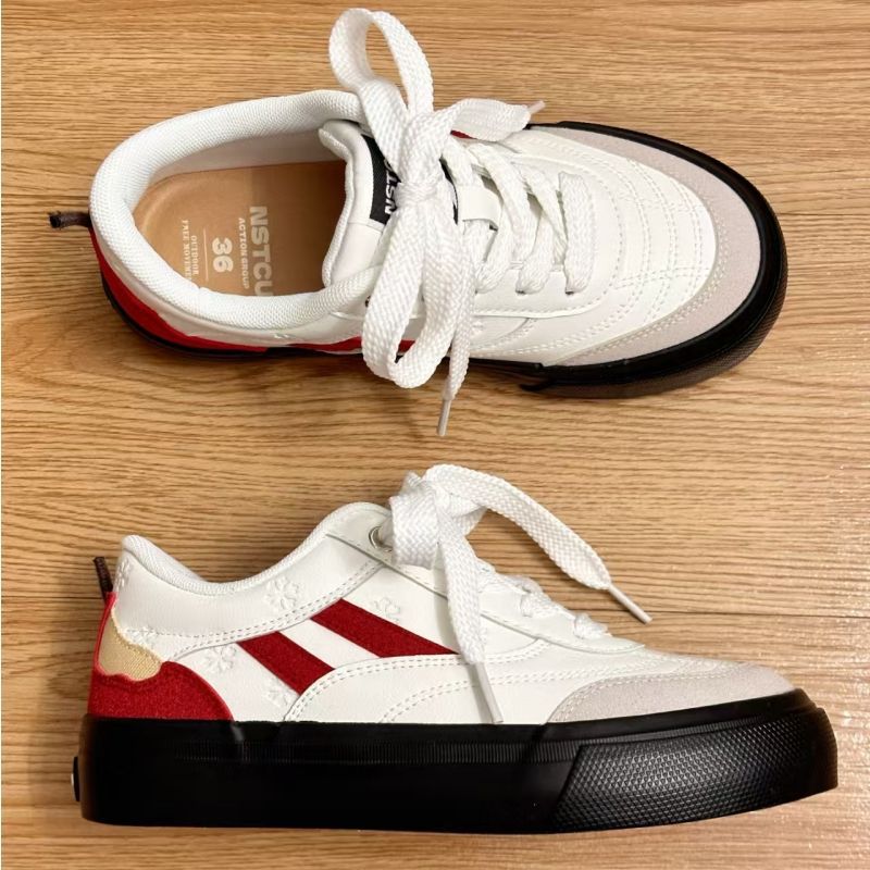 2025 primavera nuevos zapatos de manzana zapatos blancos zapatos de nicho estadounidenses para mujer zapatos casuales de todo fósforo estilo vibe para mujer