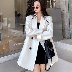 女性のための白いスーツジャケット 2025 春と秋の新しい韓国スタイルの女性のためのルーズカジュアルな気質ダブルブレストスーツトップ