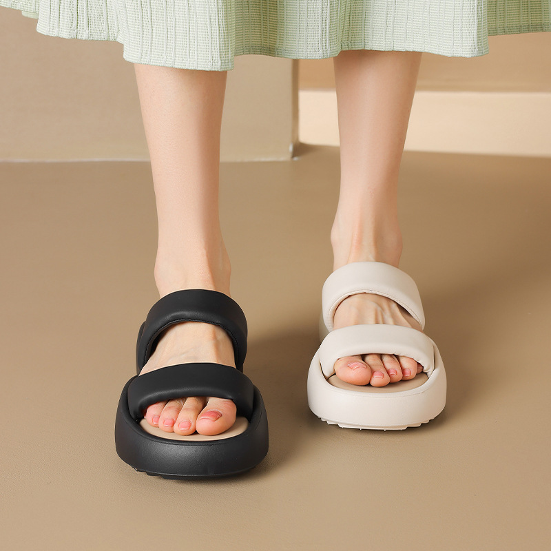 Antiguo Shi Deng zapatillas de soleado suave para mujeres de verano 2025, nuevas sandalias de moda francesa, zapatillas de playa con un pie