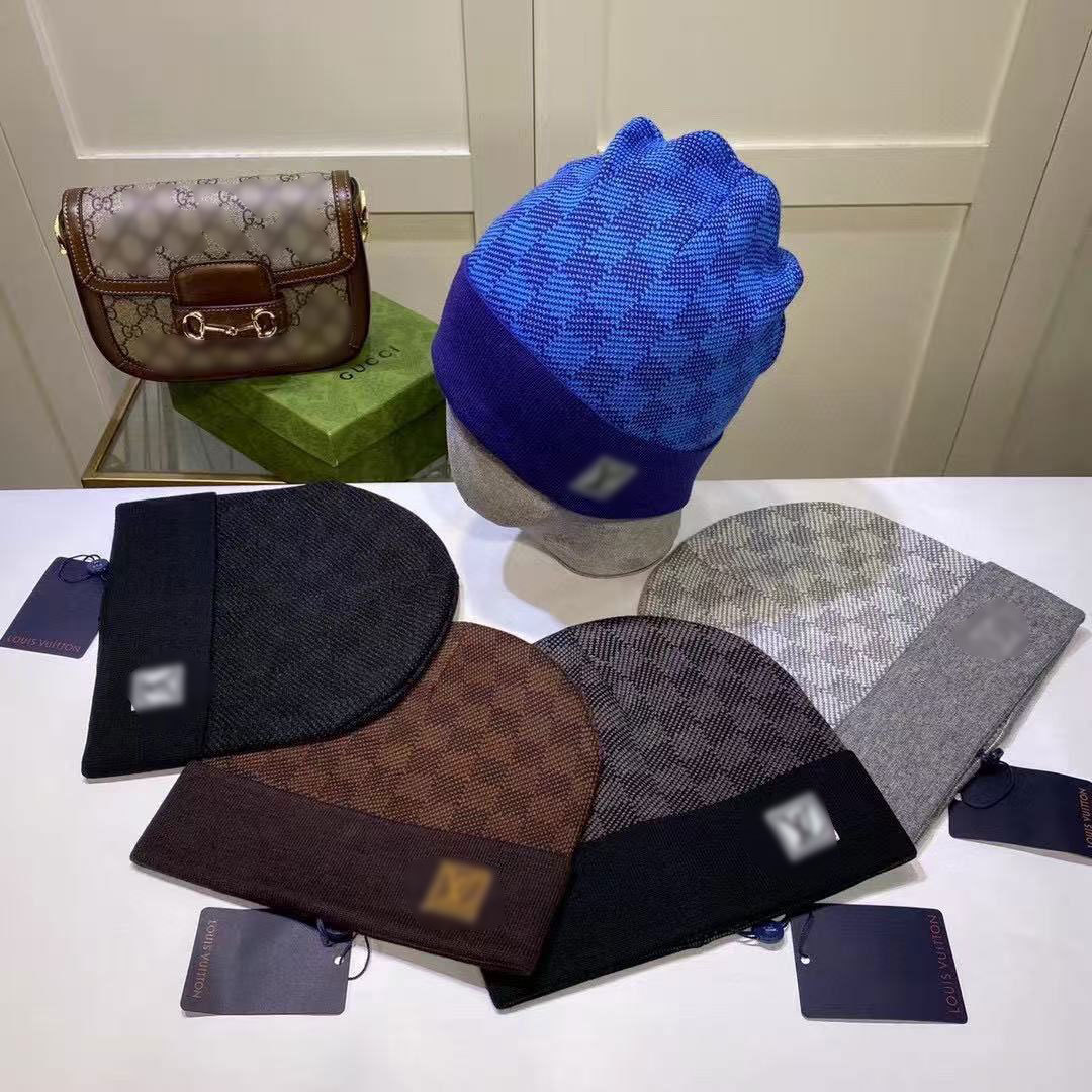 Correct Version of the Plaid Letter Knit Hat, Fashionable and Versatile Woolen Hat, Warm for Autumn and Winter, Popular Cross-Border European and American Style Beanie