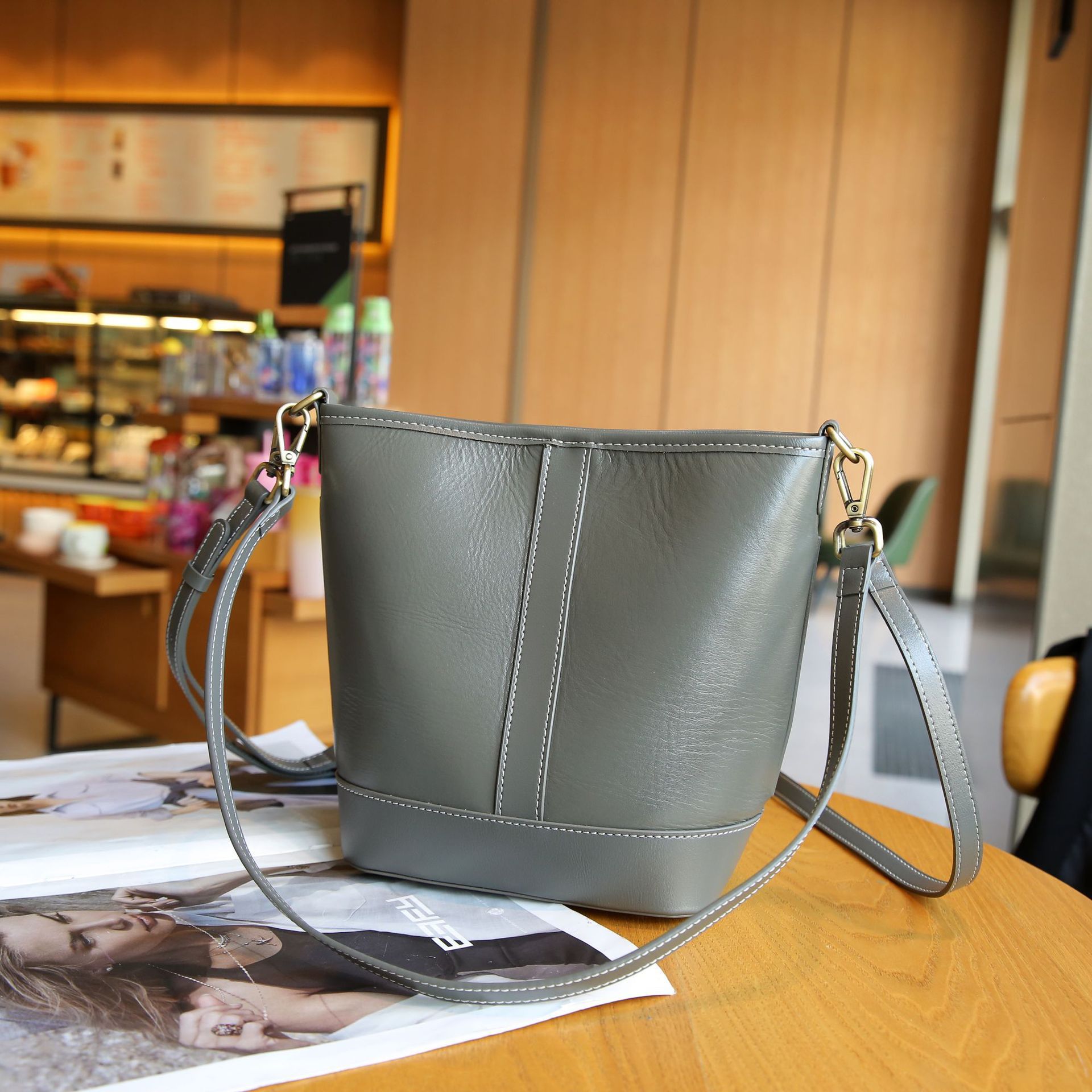 2026 New Luxury Commuter Bucket Bag For Women, Spring Crossbody Genuine Leather Shoulder Bag, Underarm Bag - Thumbnail 3