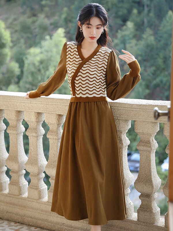 New Autumn and Winter Artistic Style Fake Two-Piece Knitted Dress with Waist and Slimming Effect