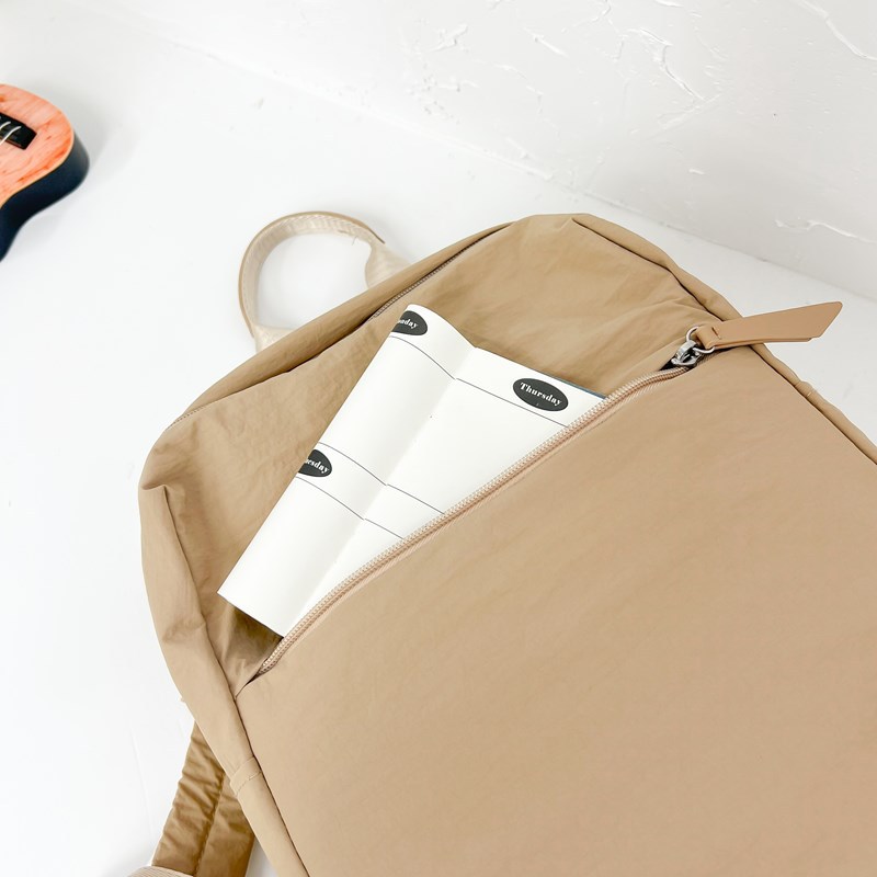 Mochila de nailon para mujer 2024 nuevo estilo ligero para mujer mochila de viaje ultraligera anti-salpicaduras de agua mochila de viaje al por mayor