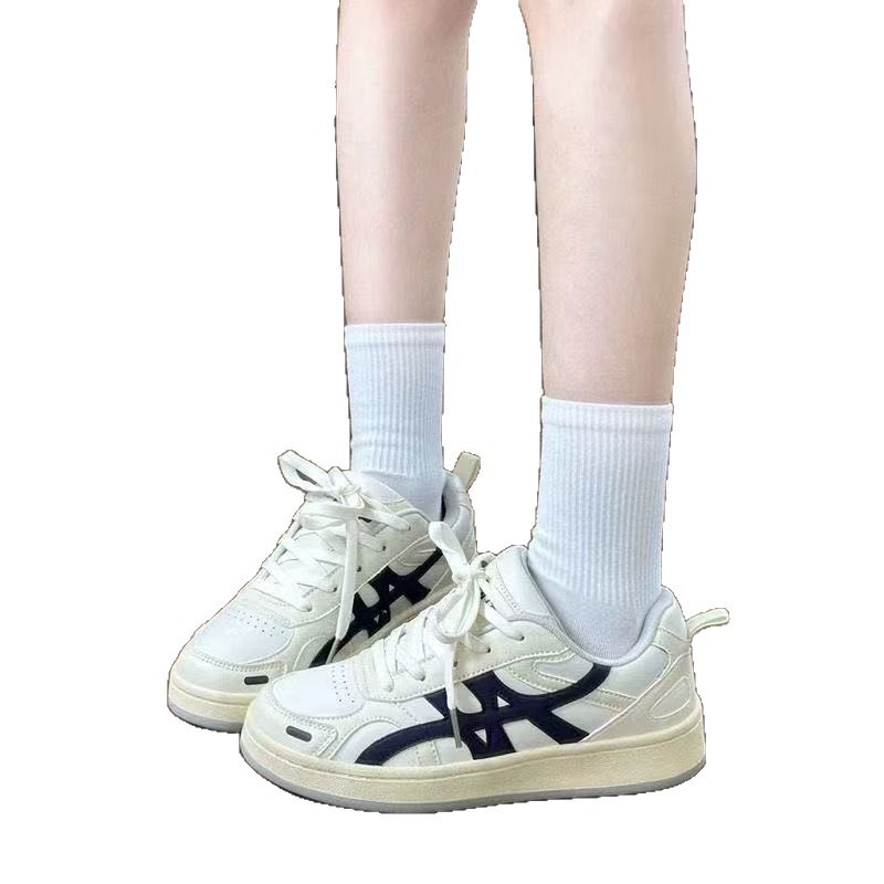 Diseño de nicho zapatos de skate de mujer suela suave no cansar los pies de otoño nuevos zapatos blancos cómodos zapatos deportivos para estudiantes versátiles image 6