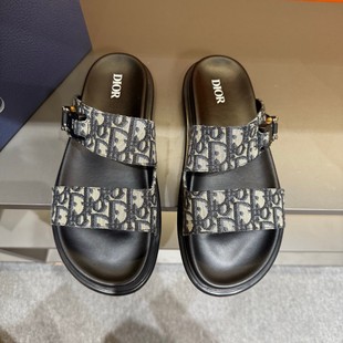 ԭ��ԭ�Л�Ь�p�ݚW���ļ��¿����e��ʿ�ٴ�һ����Ь�ݳ�Ʒ��Ь