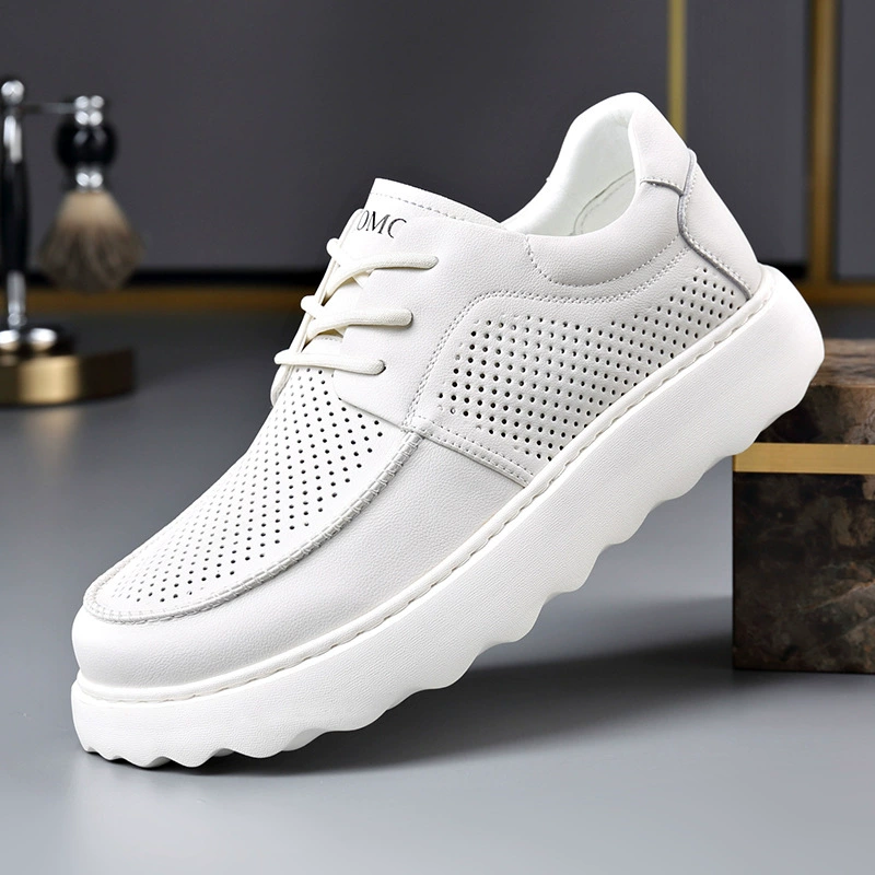 Весной и летом 2024 новые повседневные дышащие мужские туфли с толстым подошвием увеличенные рабочие туфли модные дикие пробитые маленькие белые туфли