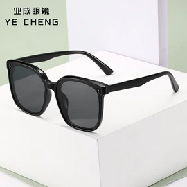 太阳镜;框架眼镜;眼镜盒/包