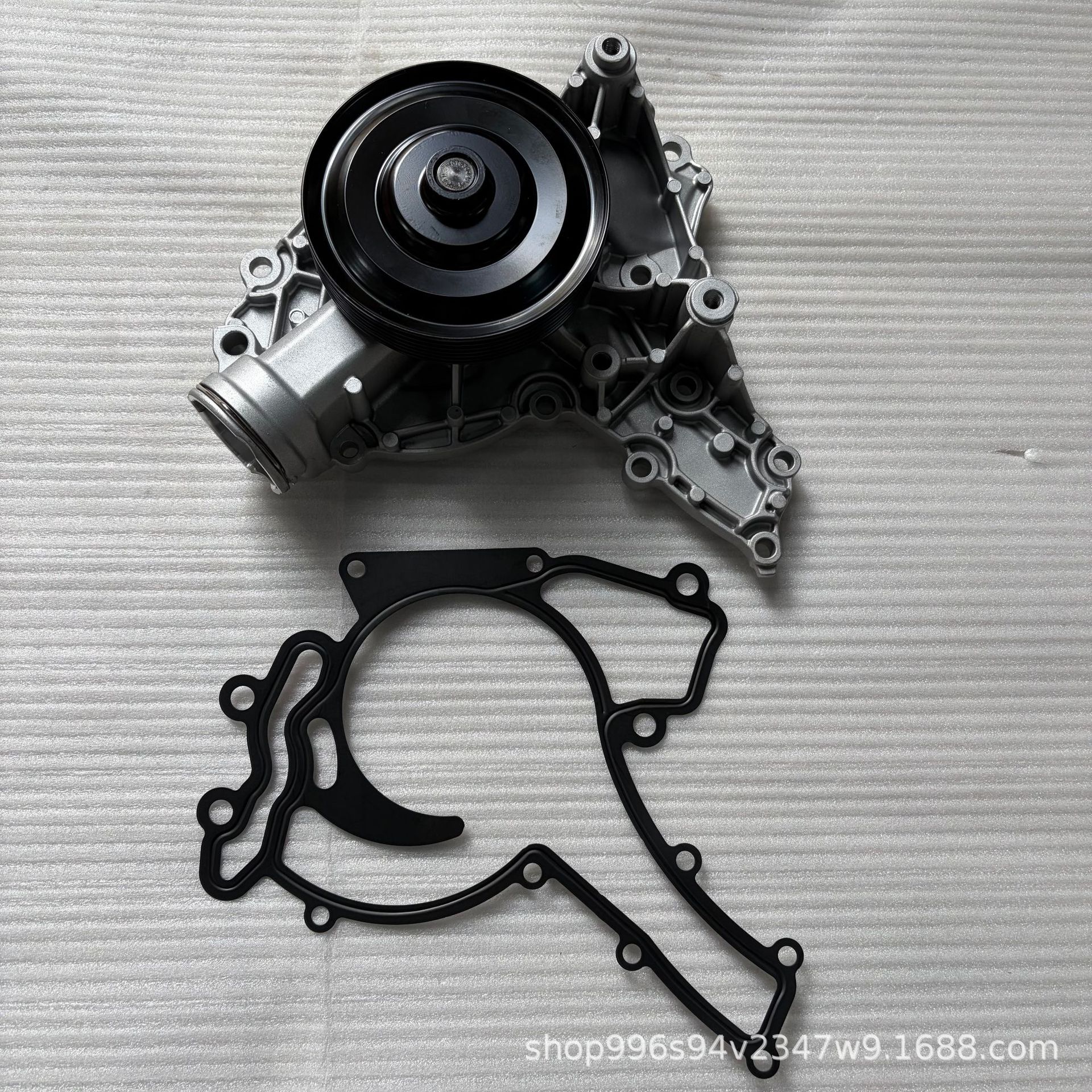 Suitable for Mercedes-Benz Water Pump 2732000201