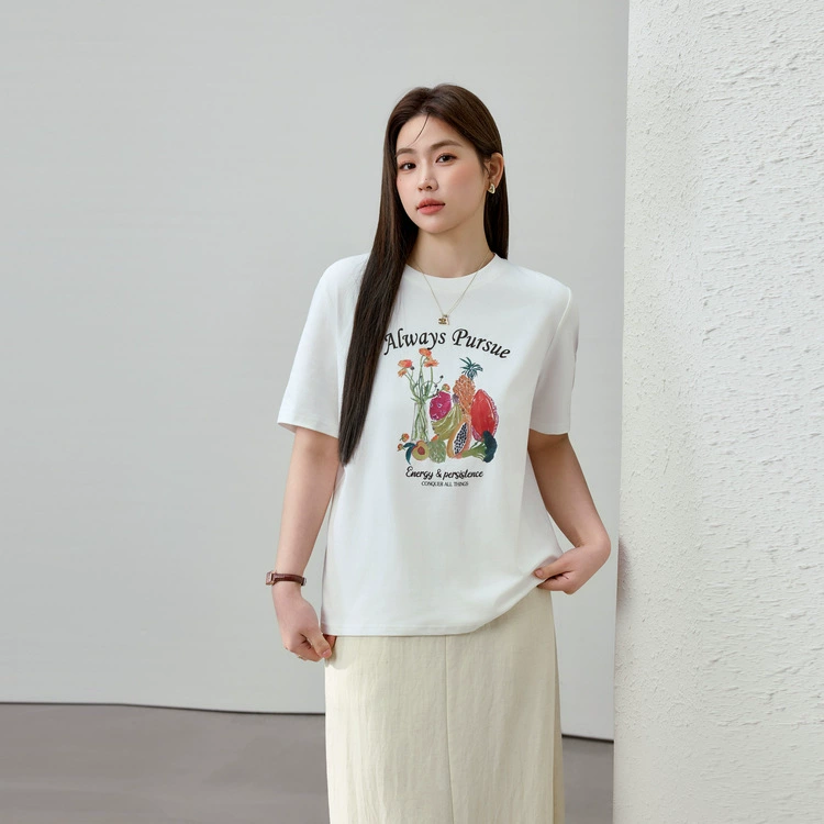 [Повседневная и удобная универсальная футболка с круглым вырезом с принтом, уменьшающим возраст] Тонкая и красивая женская одежда больших размеров, толстая мм, лето 2025, новый стиль