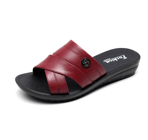 Women's Summer Slides for Middle-Aged Adults, Outdoors, Non-Slip Soft Leather Sole, Middle-Aged Women's Flat Large Size Fashion Sandals