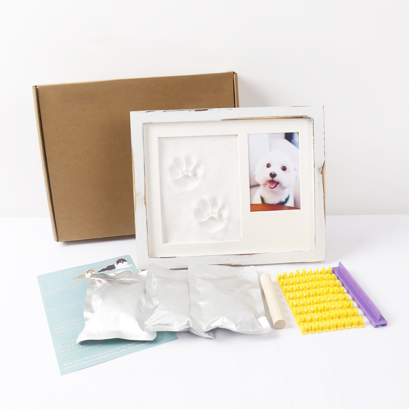 흰 점토 + 알파벳 보드 + 작은 나무 막대기