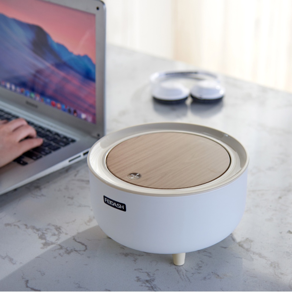 桌面垃圾桶高脚按压式带盖小号现代简约轻奢风客厅卫生间家用批发