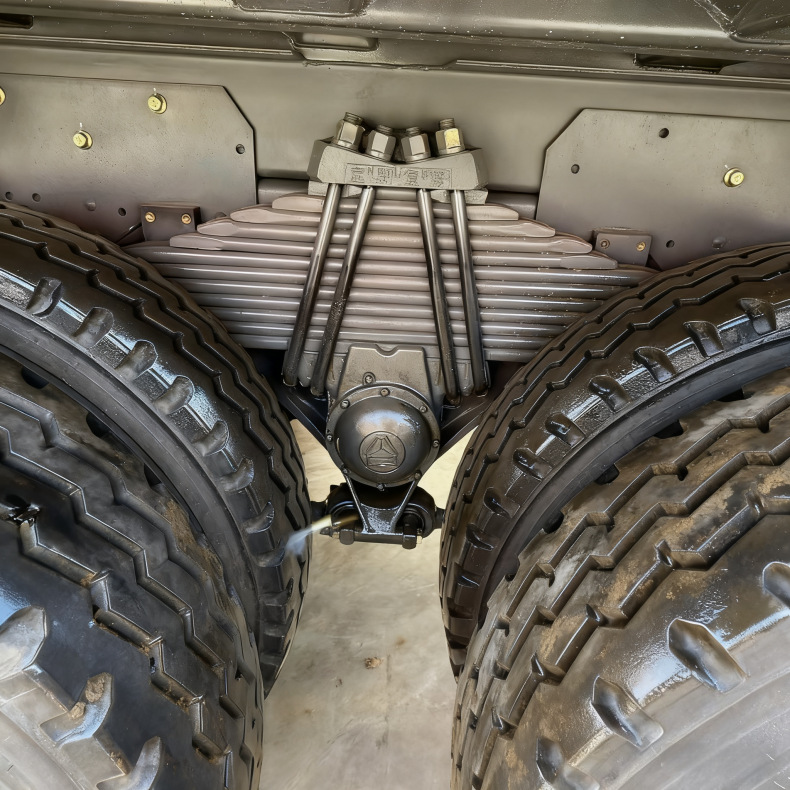 Cross-Border Supply of Sinotruk Howo Rear Eight-Wheel Dump Truck National Three 371 Horsepower Earth Transport Dump Truck Engineering