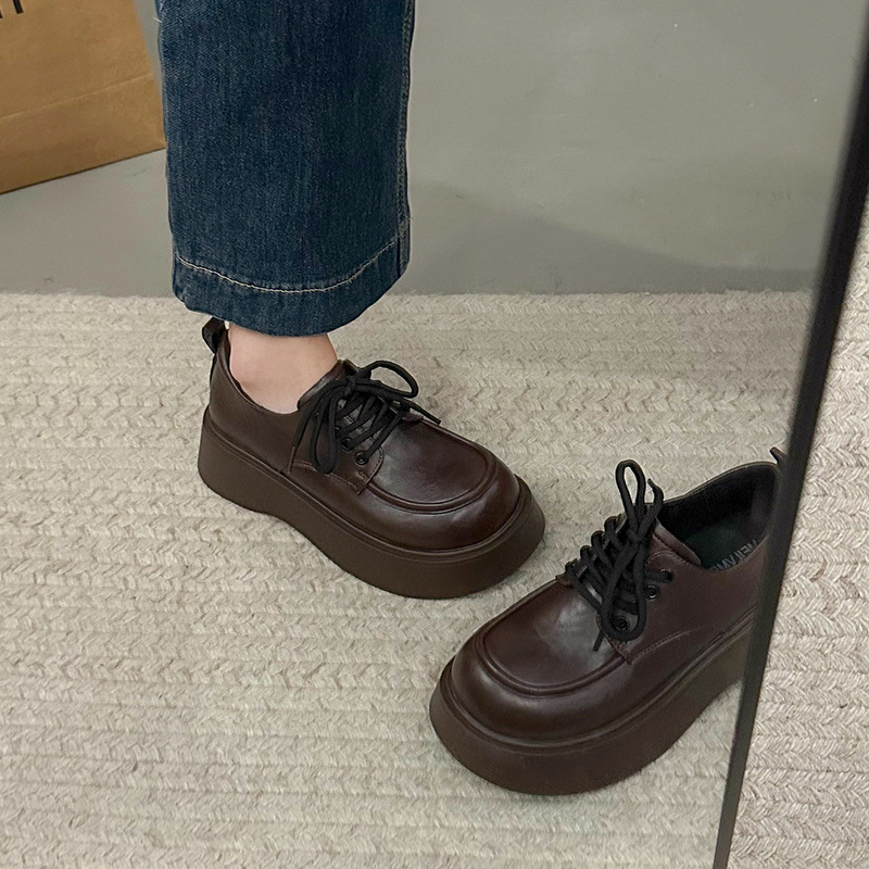 Zhuoshi estilo bizcocho zapatos de cuero de suela gruesa zapatos de mujer 2025 primavera nuevo estilo negro con cordones zapatos casuales estilo británico