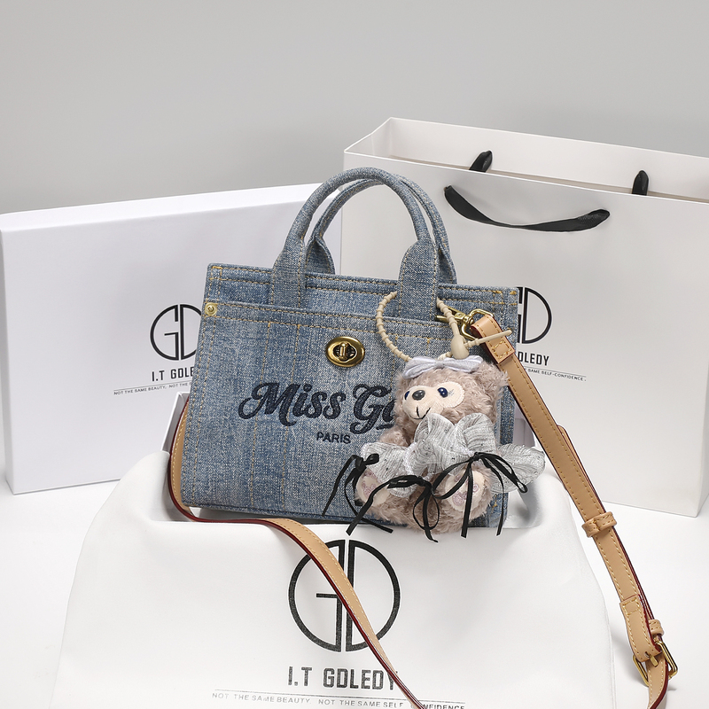 Coach Genuine Leather Retro Handbag for Women 2026 New Model Light Luxury Niche High-End Shoulder Crossbody Bag Guangzhou Factory