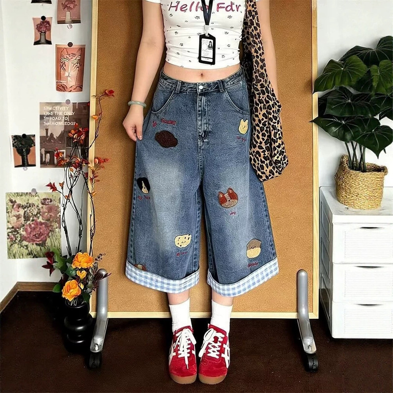 Cute Cartoon Towel Embroidery Women's Vintage Niche Casual Wide-Leg Versatile Shorts