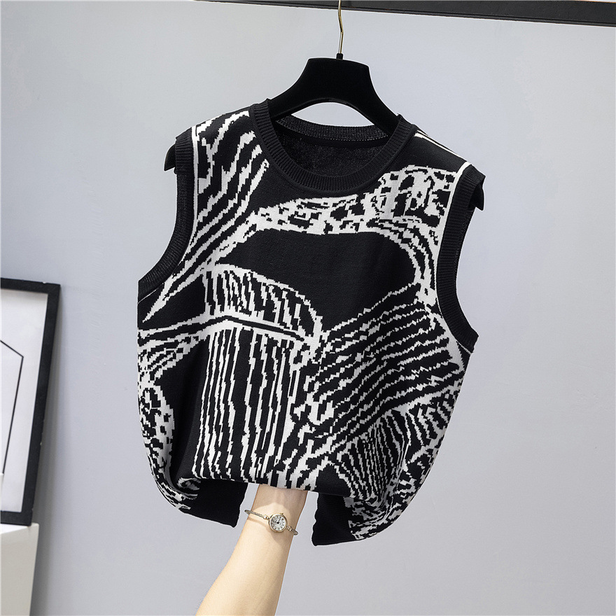 Autumn fashionable trend retro knitted vest
