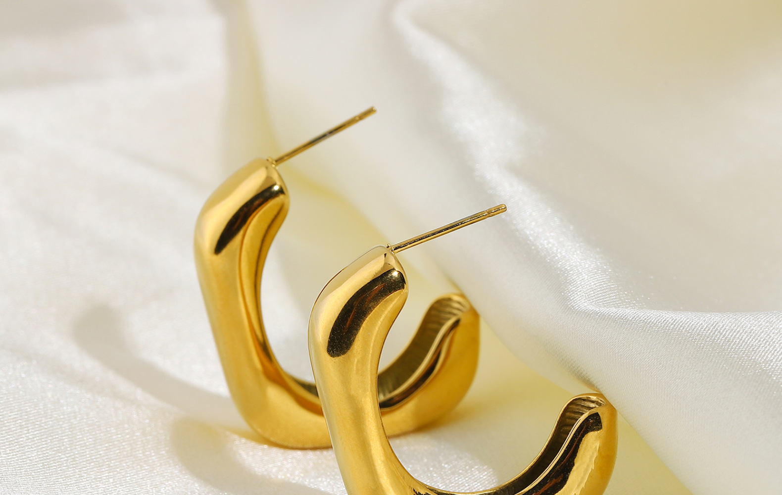 Fashion Square Gold Plated Stainless Steel Open Earrings display picture 5