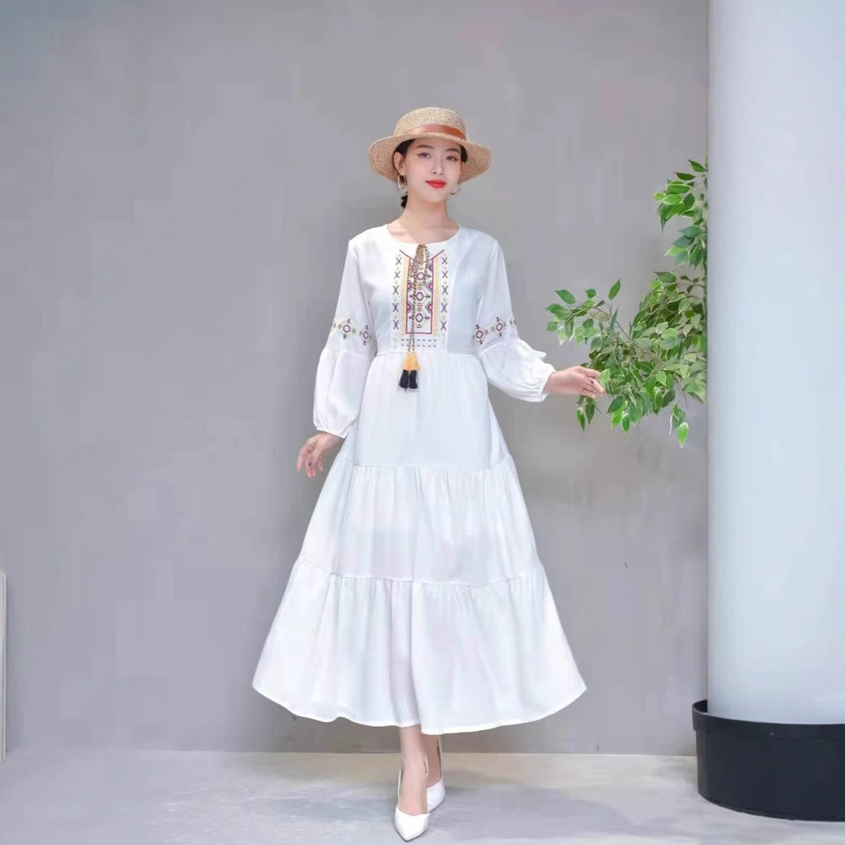 Ethnic retro demi-season brace from Yunnan province
