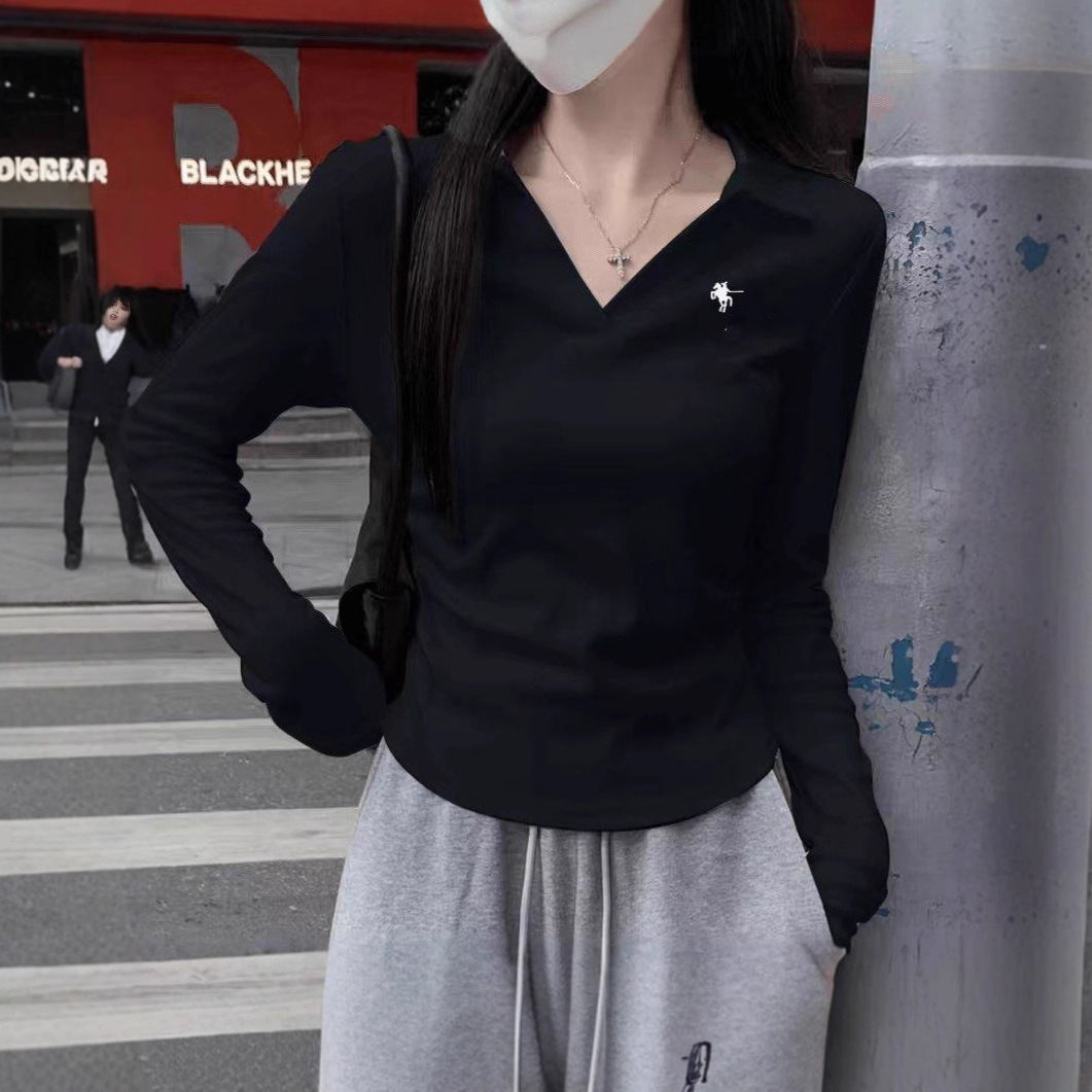 Women's Slim Fit Long Sleeve Polo Shirt Embroidered Knight Design Casual Versatile Top for Fall_ecoleips.com
