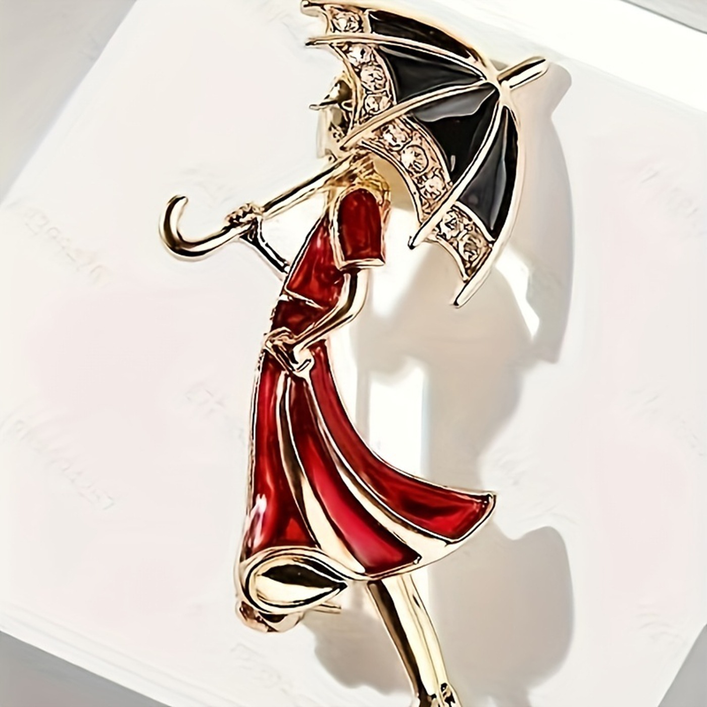 Broche à vêtements style lettre, mignonne et haut de gamme, avec motif floral et piano, accessoires DIY, style dessin animé transfrontalier._voghion.com