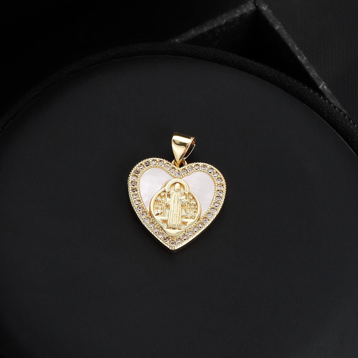 5g Weight Pendant, Chain Jewelry Making Type Copper Chain Material 1 Piece Quantity Holiday, Daily Occasion Copper Material Portrait, Heart Shape Pattern Unisex Gender Plating Design Retro, Simple Style Style 1 Piece Copper Portrait Heart Shape Pendant Chain 19