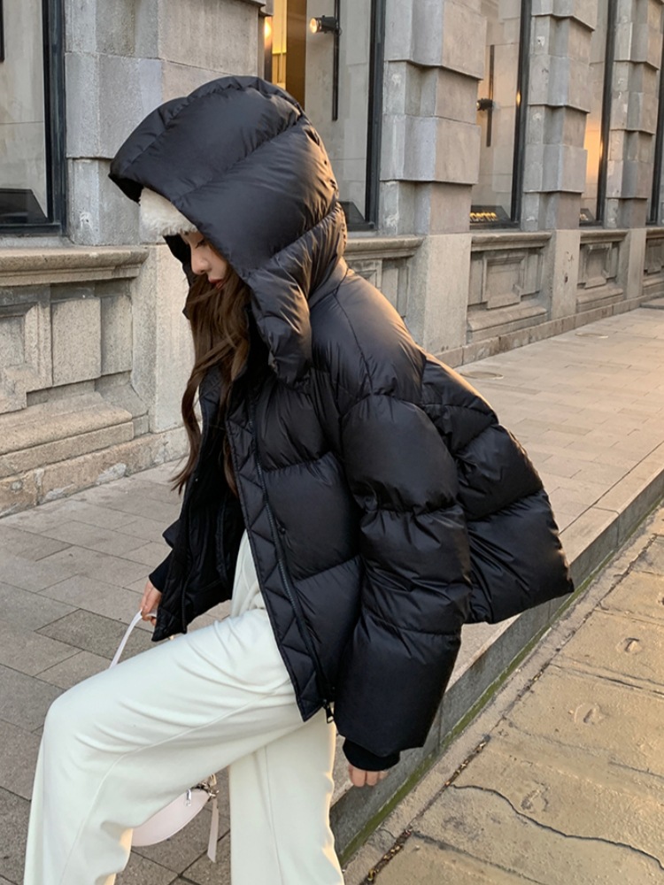 2026 nueva ropa de algodón de invierno corto de moda de algodón grueso estilo coreano suelto chaqueta de algodón de estilo occidental