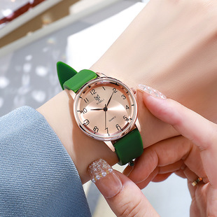 2024�¿��ֱ�Ů���ֵС���P�W���h���ʯӢ���ֱ�Ů��wristwatch