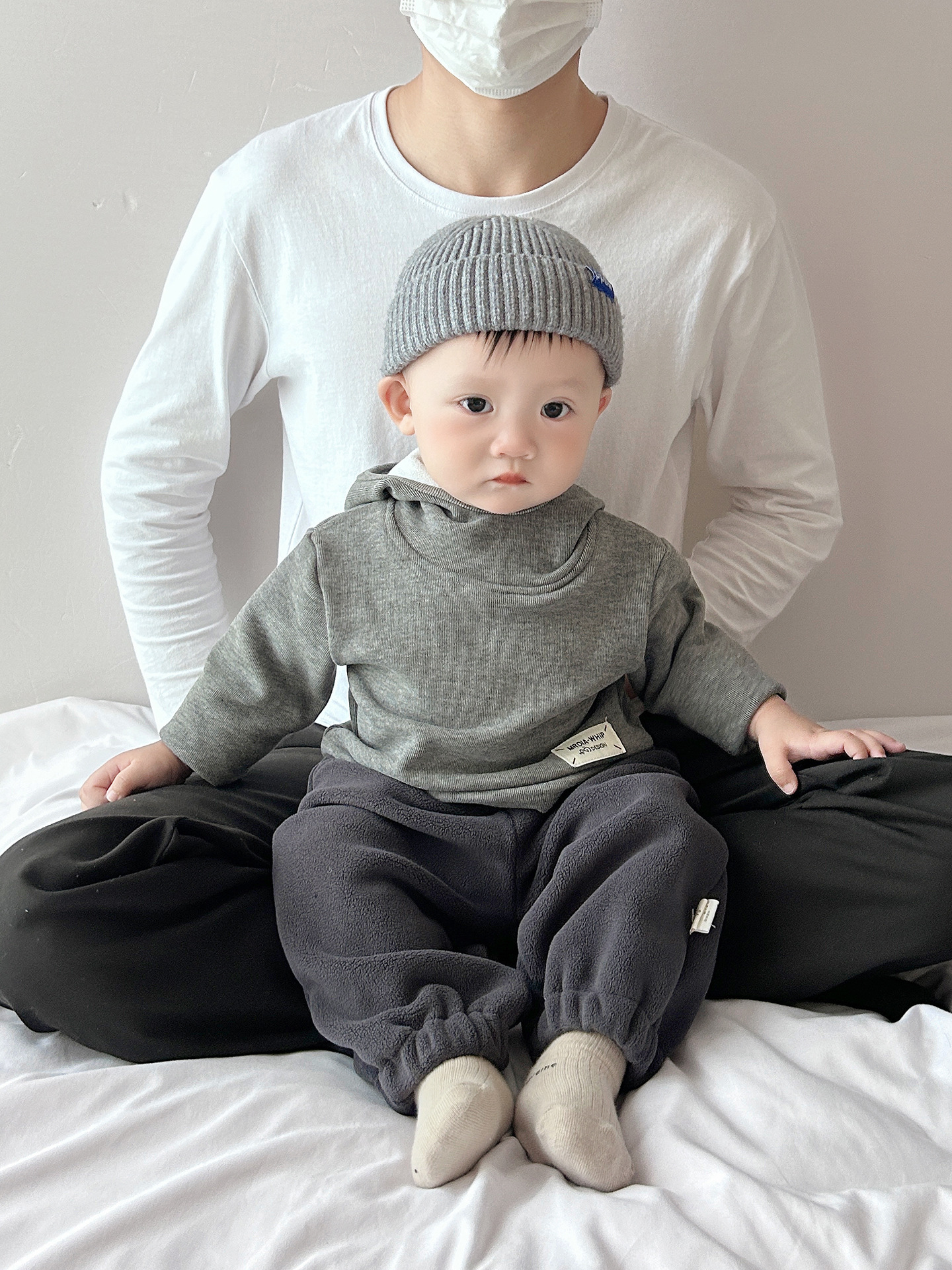 Baby invierno sombrero elfo y camiseta de camisa de manga larga coreana ropa de bebé extranjera para niños calentados suéter universal