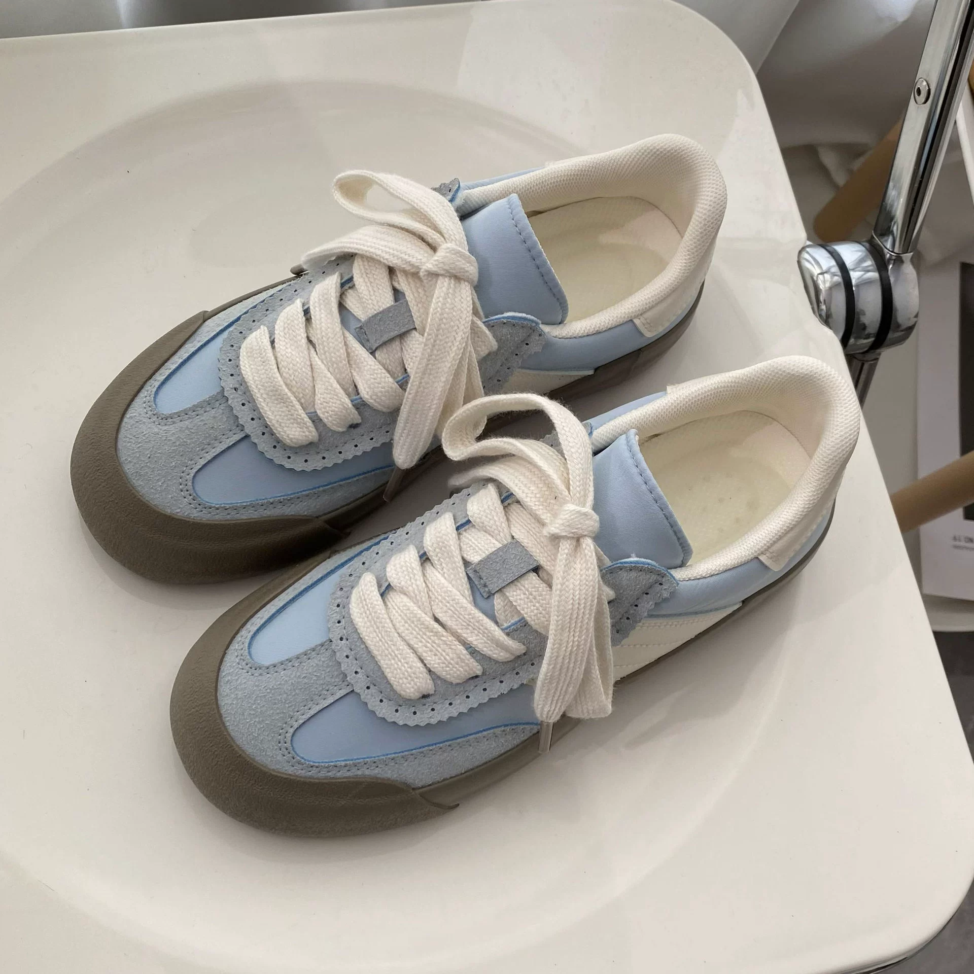 Summer white shoes, breathable footwear, sneakers for leisure, sports shoes, Korean style
