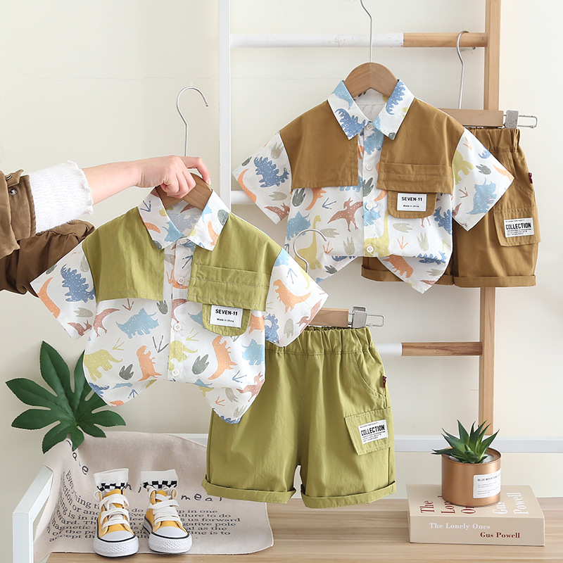 Niños de verano conjunto de camisas de verano 2025 nuevo aire extranjero impresión de color infantil manga corta dos piezas de moda